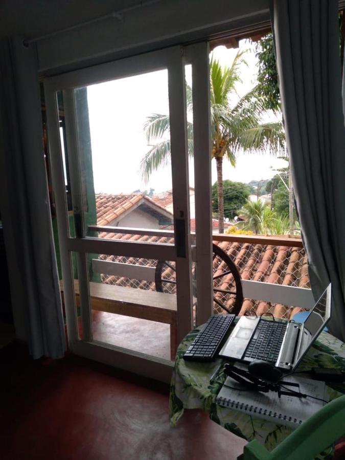 Varanda Suspensa Em Sao Sebastiao. *